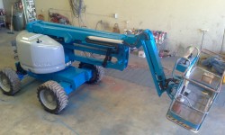 Geni Z45/25 Knuckle Boom Lift after repainting chassis and covers