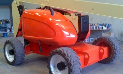 JLG 600 AJ in workshop after painting